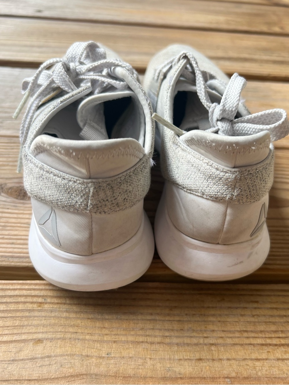 Reebok 6 1/2 Light Gray Knit Athletic Sneakers - Picture 10 of 12